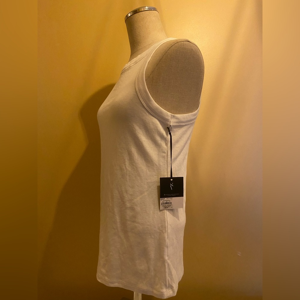 Simply Vera Vera Wang White Tank Top crisp white plain T shirt NWT - Picture 3 of 6